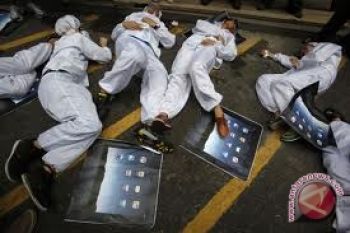 Kapan Ada iPhone Layar Gulung?