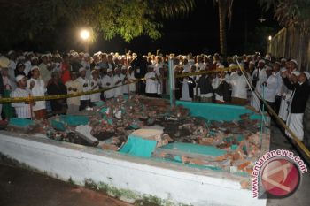 Komplek pemakaman Palembang ramai dikunjungi peziarah 