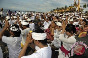Umat Hindu di Lampung Sucikan Diri