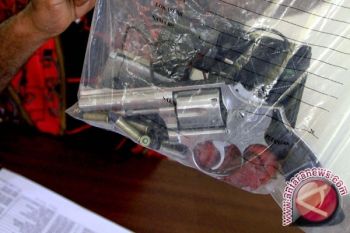  Polisi telusuri pemilik senjata api di rumah Hercules