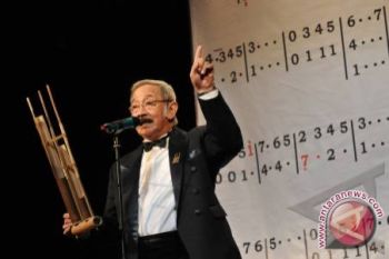 Angklung Hadir di 100 Tahun Canberra