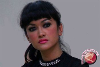 Julia Perez diamankan Kejaksaan Agung   