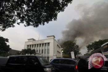 34 Pemadam Kebakaran kendalikan Api di Setneg