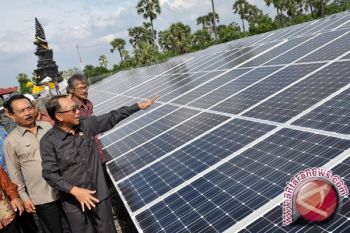 Barito Utara Distribusikan 95 Unit PLTS