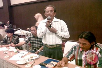 Nelayan Keluhkan Harga Rumput Laut 