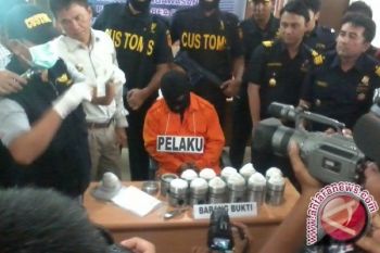 Pemilik ekstasi dan sabu dituntut enam tahun penjara
