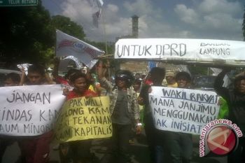 Awak Angkot Bandarlampung Demo Penumpang Telantar