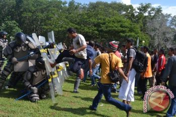 Atraksi Domonstrasi Warnai Hut Polisi PP Sultra