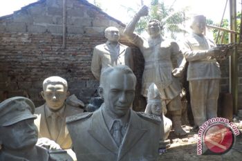 Bantul produksi patung pahlawan berlapis perunggu