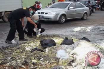 Polda Sumsel usut kasus kebakaran truk pembawa bahan kimia
