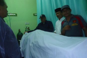 Suami Tusuk Istri Hingga Tewas