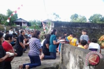 Umat Katolik Minahasa Gelar Prosesi Sengsara Yesus