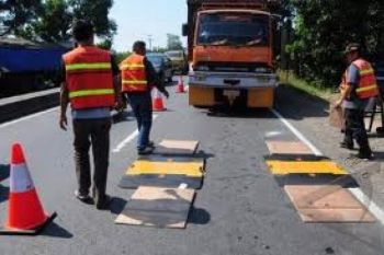 Kendaraan Berat Aman Lalui Jembatan Juwana
