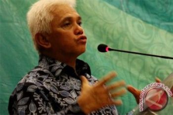 Hatta : Masyarakat Harus Mampu Bayar Tiket KA 