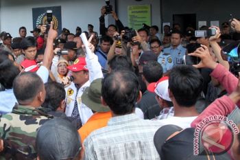 TUNTUT PEMBEBASAN