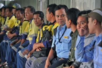 KARYAWAN PT NNT