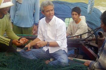 Ganjar Ajak Nelayan Bentuk Koperasi