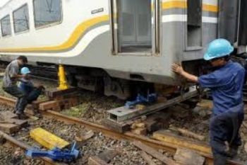 Evakuasi KA Fajar Utama Masih Berlangsung