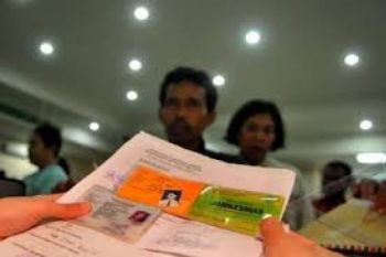 Puluhan Ribu Warga Miskin Belum Terima Kartu Jamkesmas