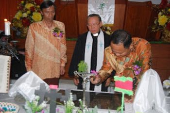 Wagub Resmikan Pastori GMIM Sion Teling