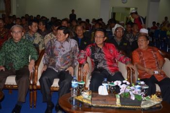 Pemkab  Agam mengucapkan selamat kepada Bupati Agam Ir. Indra Catri Dt Malako Nan Putiah atas Anugrah Mitra PWI