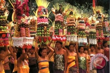 Hari Raya Kuningan hormati leluhur