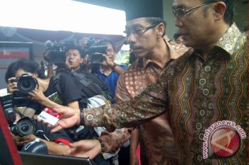 Wali kota luncurkan kartu berobat gratis