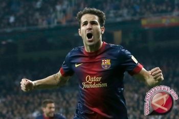  Fabregas tetap di Barcelona