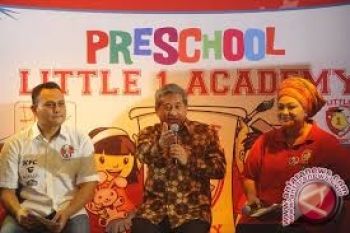 Dewi Hughes Beri Pelatihan 150 Pendidik Paud