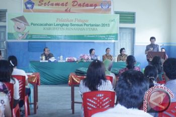 Bupati Minut buka pelatihan pencacahan sensus pertanian