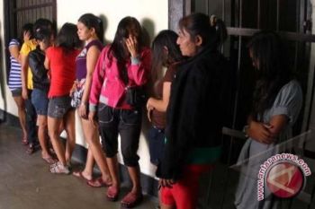 6,7 Pria Indonesia Membeli Seks