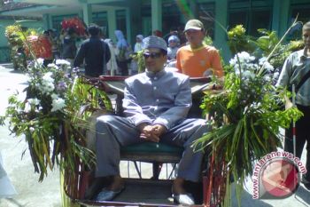 Tiga pasang pengantin nikah bareng di Bantul