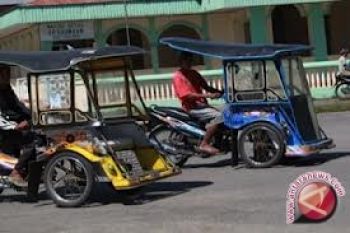 Pengemudi Bentor Unjuk Rasa Di Polda Gorontalo