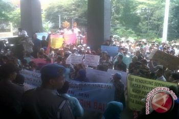Ratusan Orang Demo Dukung Kenaikan PBB 