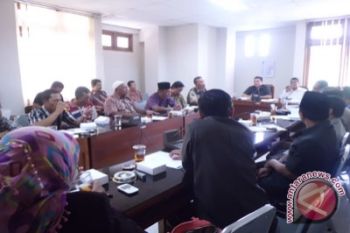 Pedagang pasar mengadu ke DPRD Kulon Progo 