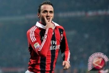 Milan Kudeta Posisi Tiga