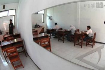 Siswa SMALB Kerjakan UN Bahasa Inggris Tanpa "Listening"