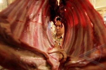 Sepi Pembeli, Pedagang Daging Sapi Mengeluh