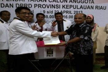 PKS Partai Pertama Daftar ke KPU Kepri
