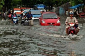 Ganjar Janji Atasi Banjir di Semarang