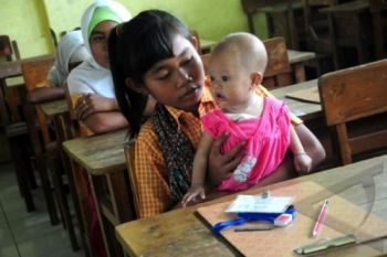 UN MEMBAWA BAYI