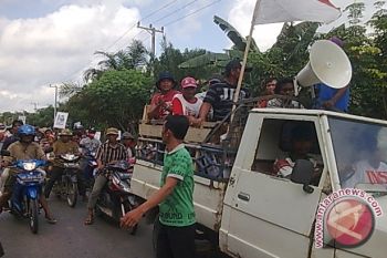 Peringati Hari Buruh Sedunia, Petani Turun Ke Jalan