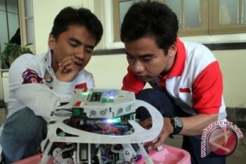 Robot karya pelajar Jakarta tampil di IIMF-Batam