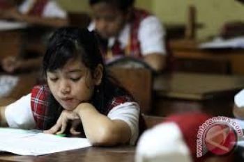 UN SD Hari Pertama di Padangpariaman Lancar