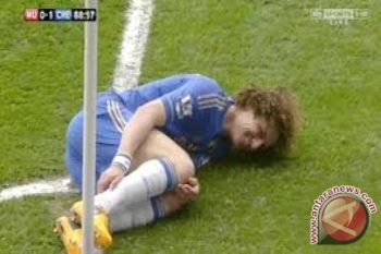  Sir Alex protes 'akting sakit' David Luiz