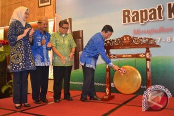 Lumentut tutup APEKSI Palangkaraya 