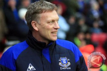 Asisten pelatih MU Phelan tinggalkan klub