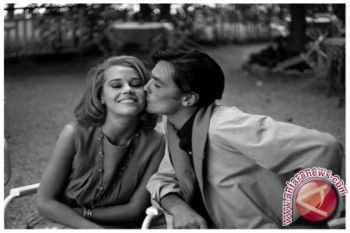  Alain Delon beroleh penghargaan di Festival Film Cannes