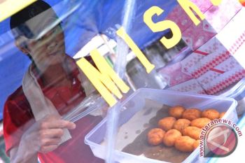 Mencicipi Combro-Misro di Srijaya Negara