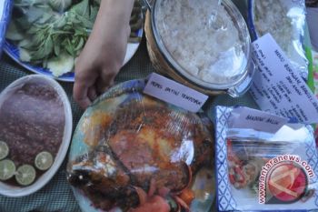Bupati Harapkan Masyarakat Waykanan Tingkatkan Konsumsi Ikan